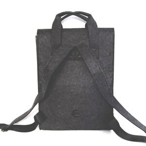 Backpack computer Bag gray felt Handles magnetic closures academia minimalist‎